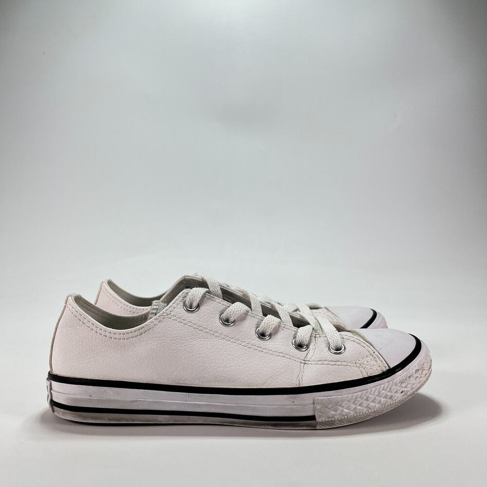 Converse Chuck Taylor All Star White Leather Low Top Sneakers 609058C Youth Sz 3